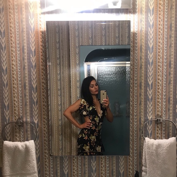 Meet the Posher, Reese! 💋 - Picture 3 of 4